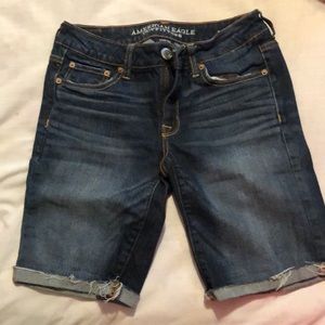 American Eagle bermuda shorts. size 4